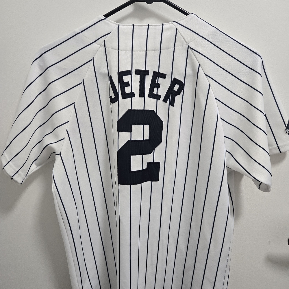 Woman Jeter Jersey size L